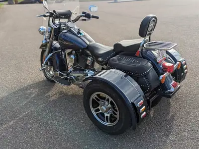 Harley Davidson soft tail with custom trike conversion all removable with 4 bolts. Stage 1 added, ne...