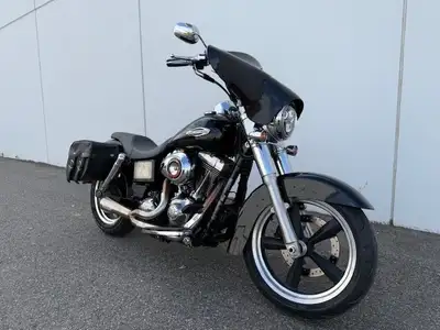 2015 Harley Davidson Dyna Switchback 103ci Great mileage for a 2015 bike, Only 23,791 km - Front Fai...