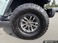 Experience the exhilarating power and ultimate open-air freedom of this incredible 2024 Jeep Wrangle... (image 8)