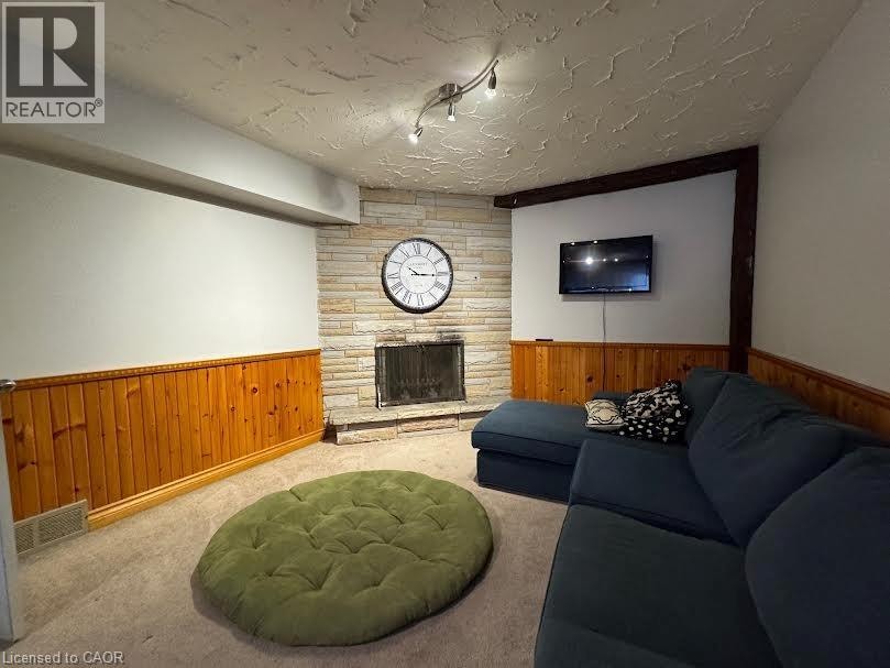 511 HAVELOCK Drive Waterloo, Ontario 4