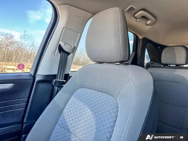 2021 Ford Escape SE | AWD | HEATED SEATS & STEERING | CARPLAY in Cars & Trucks in Edmonton - Image 26