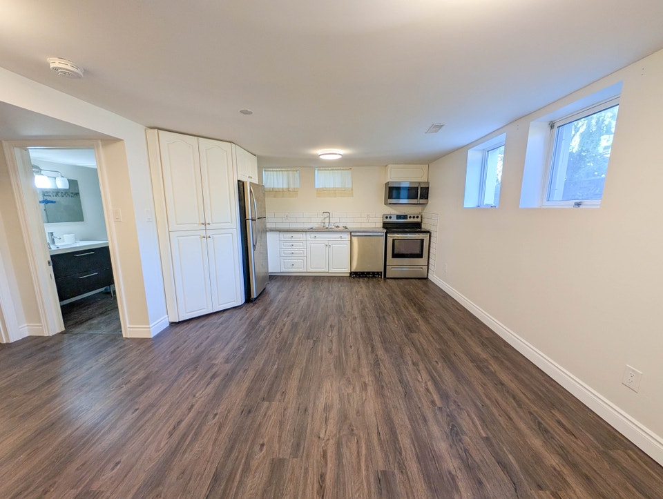 22 Oswald Ave, St. Catharines - 2 Bed Lower Unit 5