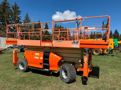 2012 JLG 4394 RT 4x4 Diesel Scissor Lift, 43 ft Max Platform Height, 1250 lb Max Weight Capacity, Pl...
