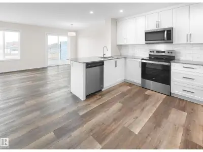 Investment Opportunity Fully Finished Walk Out with Legal 1 Bedroom Suite. Whether you're a first-ti...