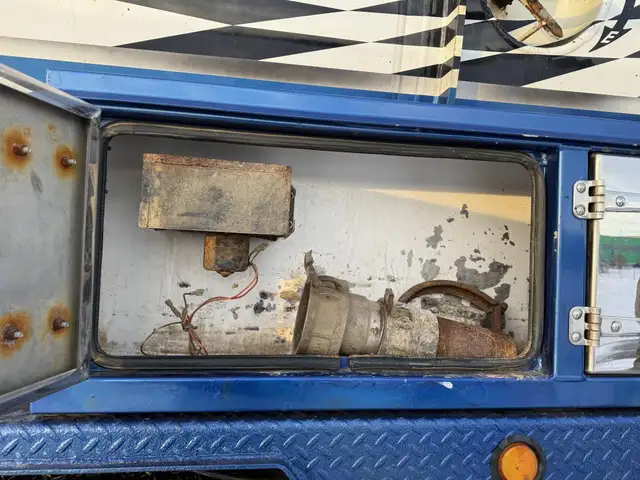 2012 KENWORTH T800 in Heavy Trucks in Saskatoon - Image 62