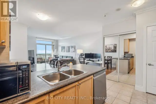 1113 - 3880 DUKE OF YORK BOULEVARD Mississauga (City Centre), On in Condos for Sale in Mississauga / Peel Region - Image 6
