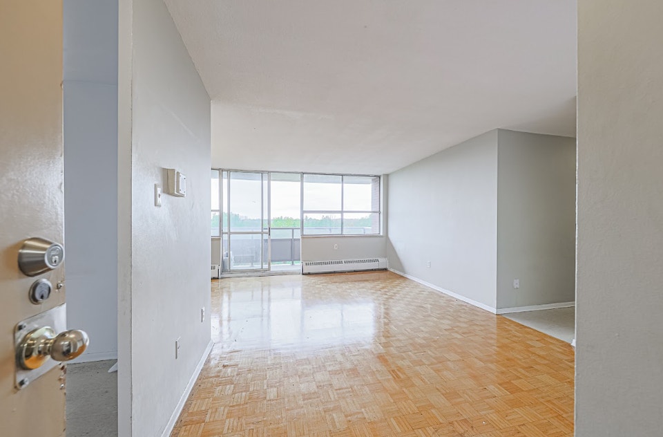2 BDRM suite with balcony -  Available! 3