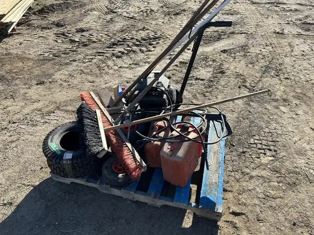 HONDA GC135 in Heavy Trucks in Saskatoon - Image 4