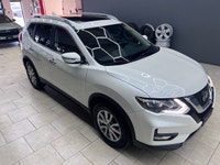Experience the perfect combination of performance and style with this 2018 Nissan Rogue AWD SV in a... (image 8)