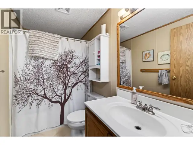 19 West Poirier Road Mara, British Columbia in Houses for Sale in Kamloops - Image 30