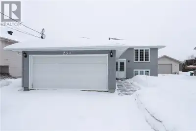 Welcome to 254 Leroux Street in Chelmsford, a well-maintained 1259 sq ft (2400 sq ft living space) b...