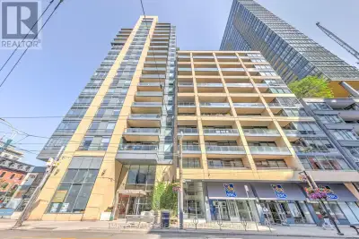 Bright & Sophisticated Living at The Hudson Toronto in Prime King West.Beautifully appointed 1 Bedro...