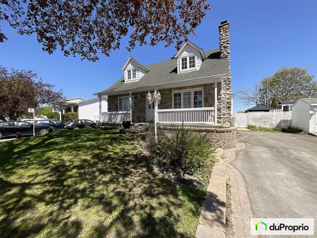$649,900 - 1 1/2 Storey for sale in St-Eustache — photo 1