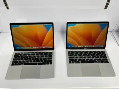 MacBook Air / MacBook Pro, UNIWAY 8th Street, View more