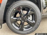 This Jeep Grand Cherokee L has a dependable ERC 3.6L Pentastar(TM) VVT V6 engine w/ESS engine poweri... (image 9)