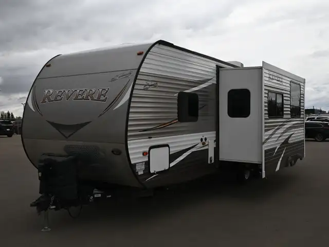 2017 Revere 28QB in Travel Trailers & Campers in St. Albert - Image 4