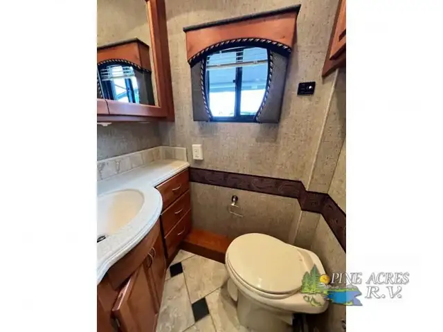 2009 Holiday Rambler Endeavor 41 PDQ 062,221 Miles in RVs & Motorhomes in Moncton - Image 50