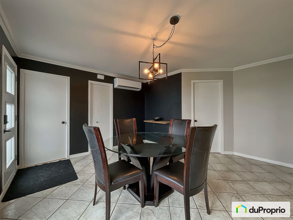 $379,000 - Bungalow for sale in Bury — photo 3