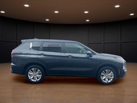 Price includes $1,000 finance credit. Price does not include fees or taxes. The 2025 Mitsubishi Outl... (image 2)