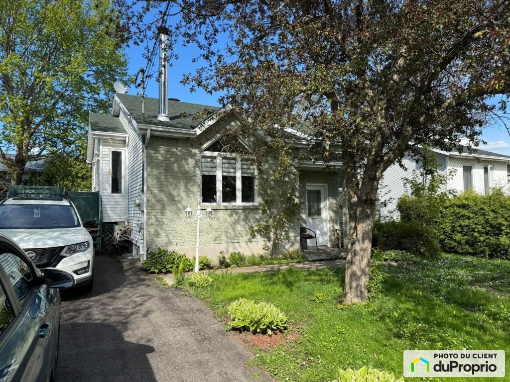 16e Avenue — photo 1