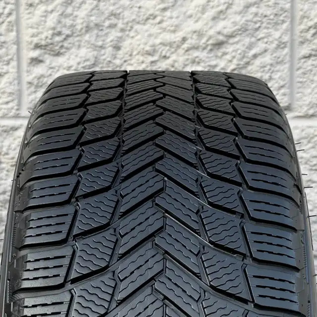 (97%) 4x Volvo XC40 18" OEM Winter Wheels Package in Tires & Rims in City of Toronto - Image 10