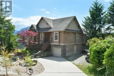 Welcome to this exceptional 4 bed/3 bath oceanview home nestled at the end of a quiet cul-de-sac in...