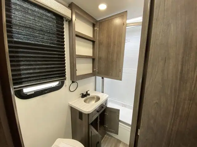 2026 Jayco Redhawk 24B in RVs & Motorhomes in Edmonton - Image 32