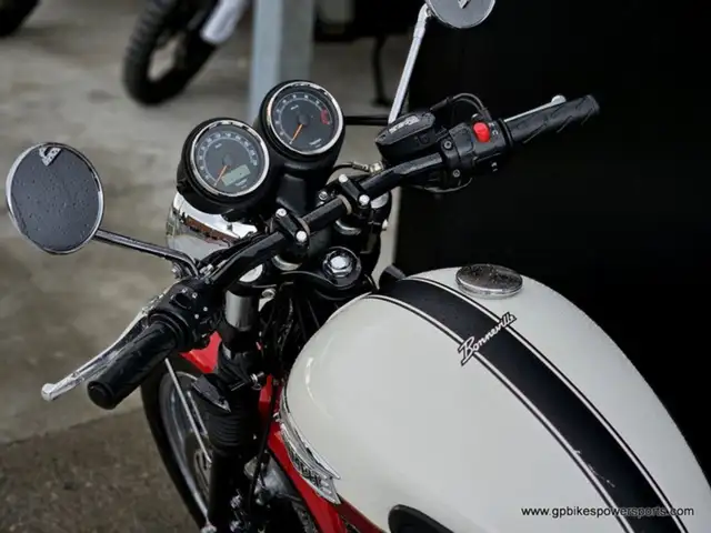 2013 Triumph Bonneville T100 in Street, Cruisers & Choppers in Oshawa / Durham Region - Image 16