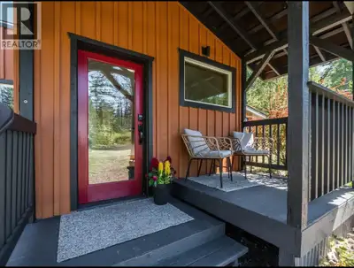 Beautifully Updated 3-Bedroom Rural Rental Six-Month Fixed Term | November 1 – April 30 Experience p...