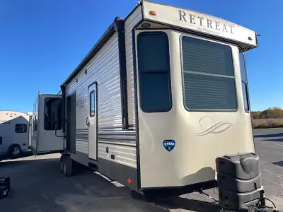 One owner , Beautiful model .. IN STOCK Specifications and Features: Model Year: 2019 Make: Keystone...