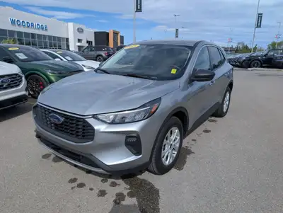 Welcome to Woodridge Ford. Low Mileage, Heated Seats, Cold Weather Package, Heated Steering Wheel, R...