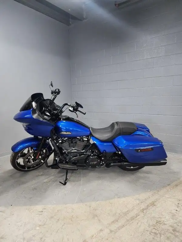 2024 Harley-Davidson Road Glide in Street, Cruisers & Choppers in Oshawa / Durham Region - Image 3