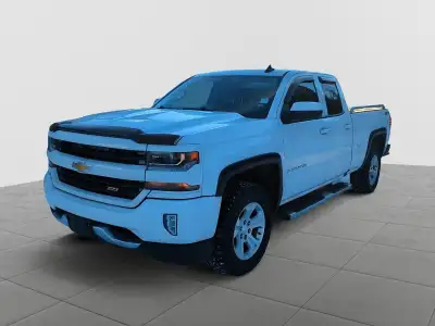 The 2017 Chevrolet Silverado 1500 LT2 Z71 True North Edition stands as a premier example of Canadian...