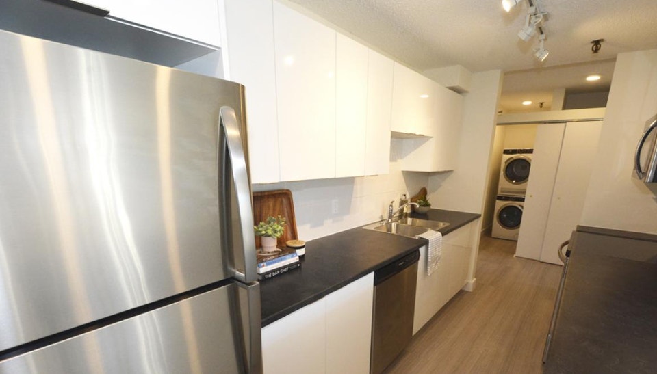 Newly renovated 1 bedroom suite - prime location! 2