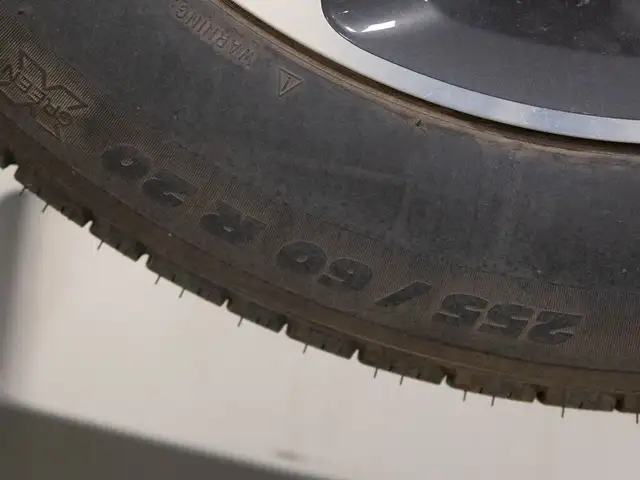 2020 Land Rover Defender P400 | HSE | 110 | MERIDIAN | 20\" WHEE in Cars & Trucks in Mississauga / Peel Region - Image 11