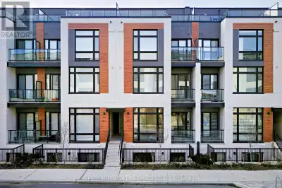 922 - 2 STECKLEY HOUSE LANE Richmond Hill, Ontario