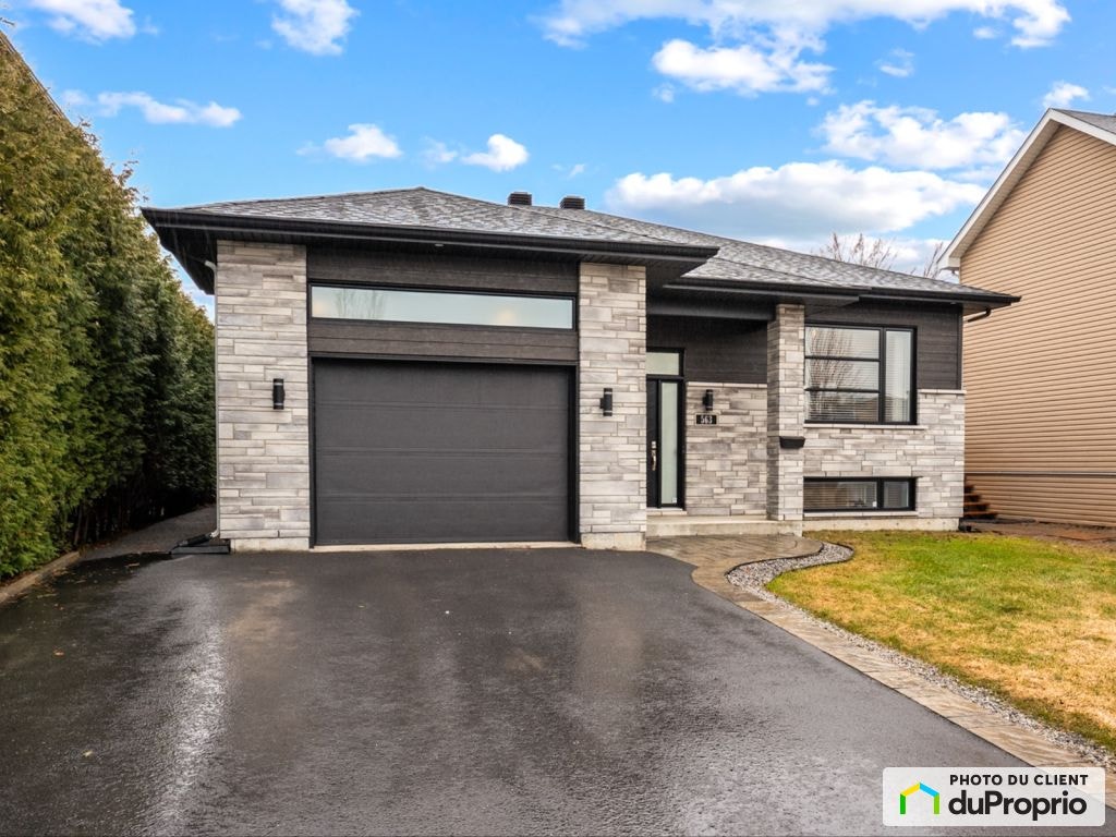$799,900 - Bungalow in St-Jean-sur-Richelieu (Iberville) — photo 1