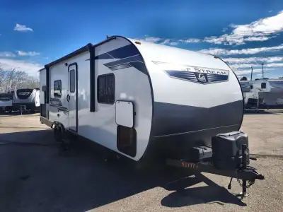 Gulf Stream Kingsport Ultra Lite travel trailer 26BHG highlights: Double-Size Bunks Private Bedroom...
