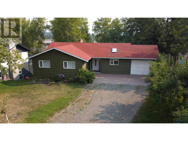 460 BIRCH PLACE 100 Mile House, British Columbia in Houses for Sale in 100 Mile House