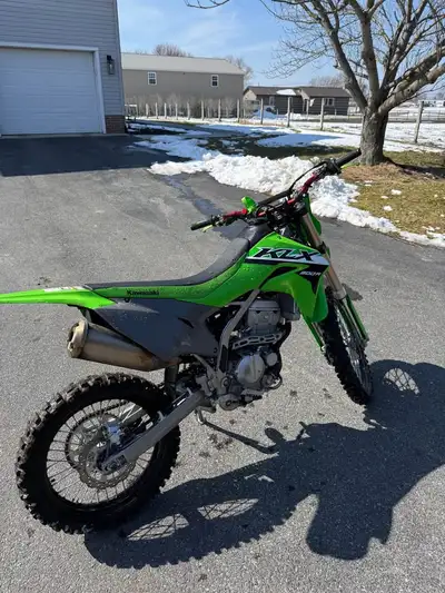 APPLY NOW: https://www.ridecollective.ca/get-pre-approved 2024 KLX 300R • Powerful 292cc fuel-inject...