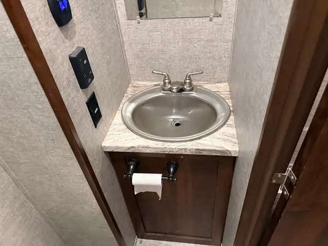 2019 Forest River VENGEANCE 377 V in Travel Trailers & Campers in St. Albert - Image 23
