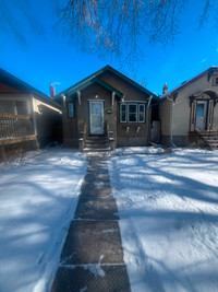 1569 Rae St - Charming Bungalow Located In Washington Park