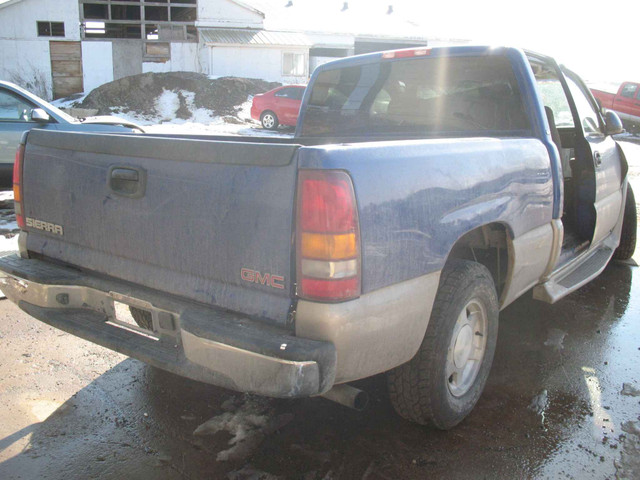 **OUT FOR PARTS!!** WS7681 2003 GMC SIERRA in Auto Body Parts in Woodstock - Image 3