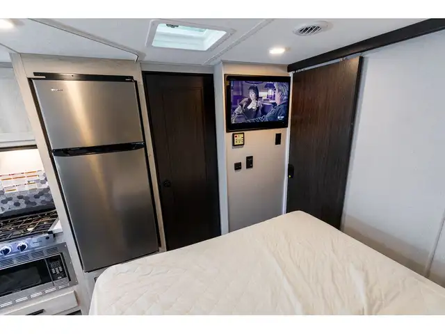 2022 Forest River Sunseeker 2440 2025 2 extension 2022 Classe C in RVs & Motorhomes in Laval / North Shore - Image 17