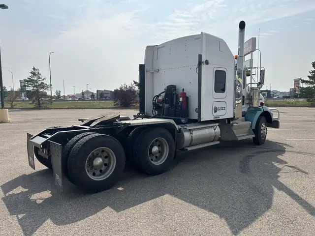 2015 KENWORTH T800 in Heavy Trucks in Saskatoon - Image 6
