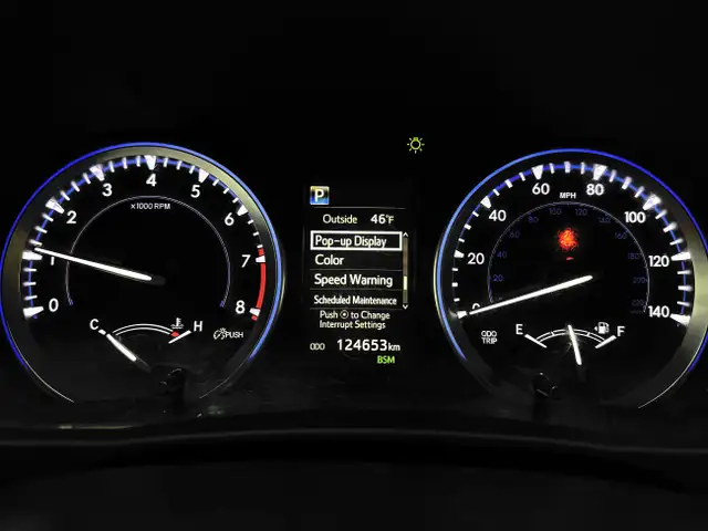 2017 Toyota Highlander XSE, AWD, Captain Seats, No Accident in Cars & Trucks in Edmonton - Image 16