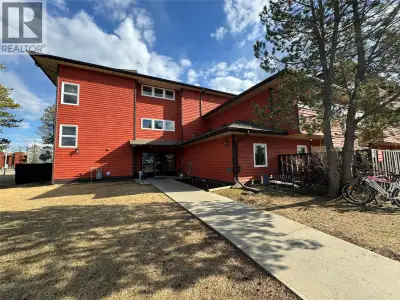 TOP FLOOR! This one-bedroom condo in a well-kept, self-managed building just minutes from the downto...