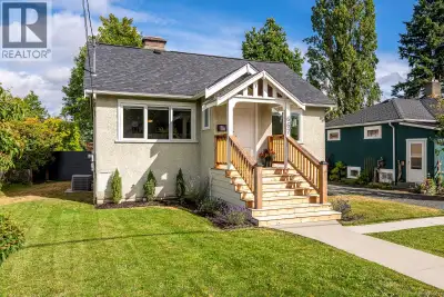 Timeless charm and modern comfort define this beautifully maintained Courtenay classic. Offering 3 b...