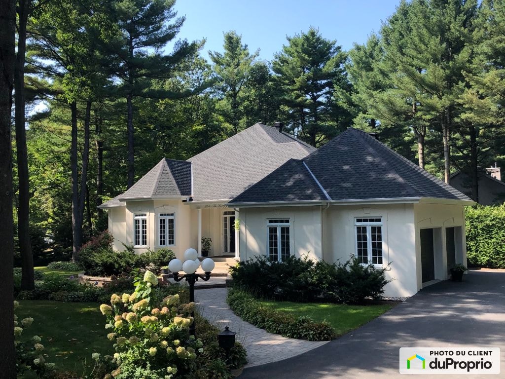 $1,299,000 - Bungalow for sale in St-Lazare — photo 1