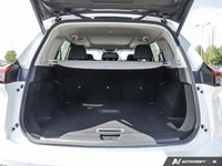 AWD, 10 Speakers, Apple CarPlay/Android Auto, Auto-dimming Rear-View mirror, Emergency communication... (image 6)